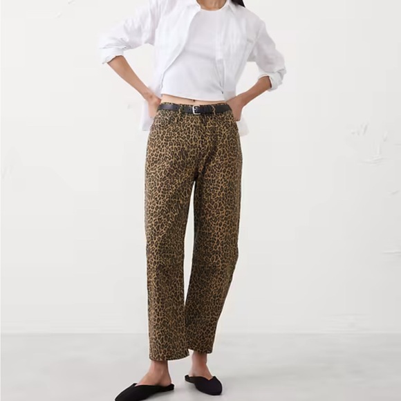 Leopard Print Women’s Barrel Jeans - Picture 3 of 3